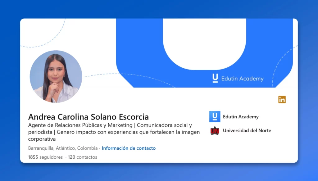Ejemplo de titular en LinkedIn, mostrando un perfil profesional optimizado con imagen clara y banner corporativo.